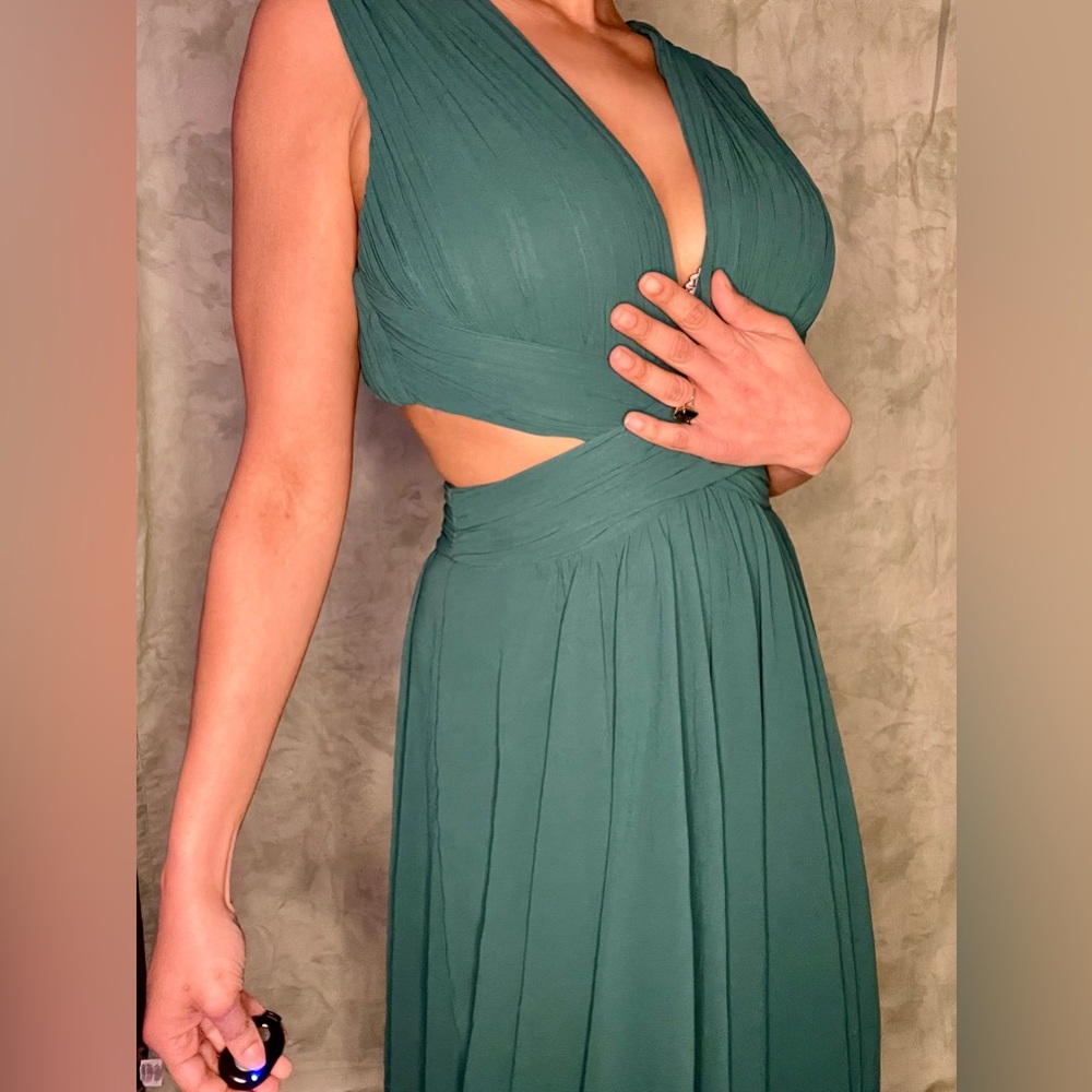 NWT Green Lulu’s Cutout Maxi Dress - Picture 3 of 5